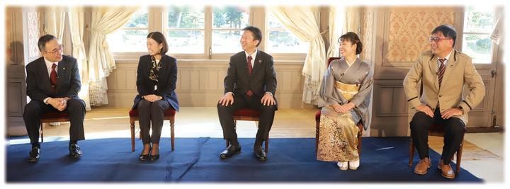 座談会の一場面