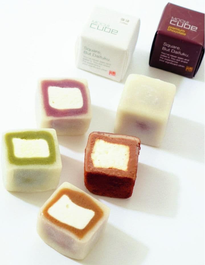 色とりどりのキューブ形大福