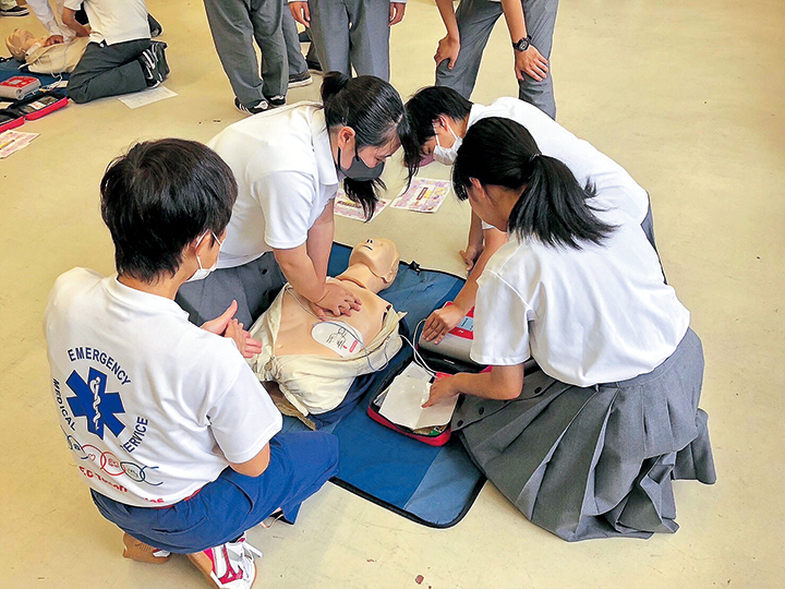 鳥取工業高校 救命講習の様子
