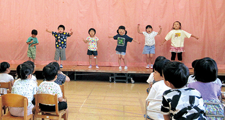 さつき保育園 交通安全の歌の発表会