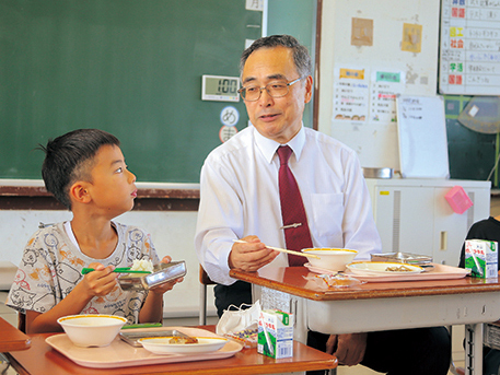 深澤市長と富桑小学校4年生