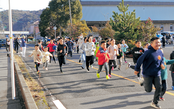 青谷町正月マラソン大会の様子