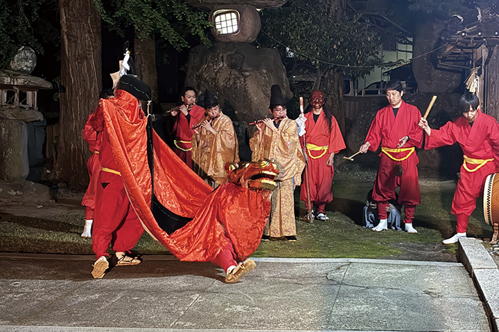 樋口神社 麒麟獅子舞の様子