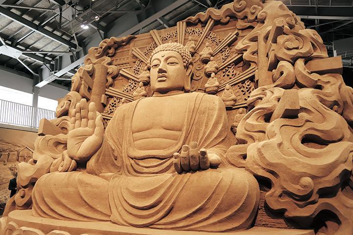 鳥取砂丘砂の美術館 第16期展示「砂で世界旅行・日本」 奈良の大仏の砂像