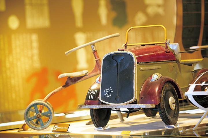 レトロな車のおもちゃ