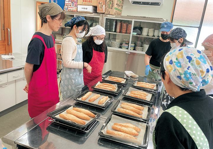 パンがおいしそうに焼きあがった様子