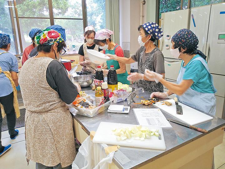 タレ作りをしている様子