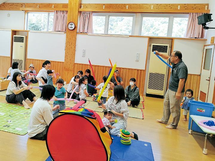 バルーンアートをしている様子