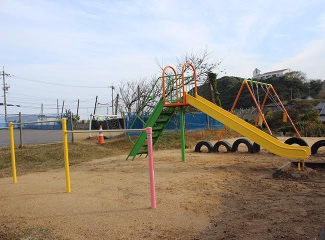 すべり台と鉄棒
