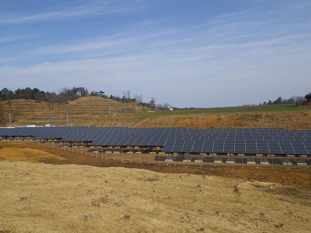 鳥取市青谷町いかり原太陽光発電施設稼働中の画像