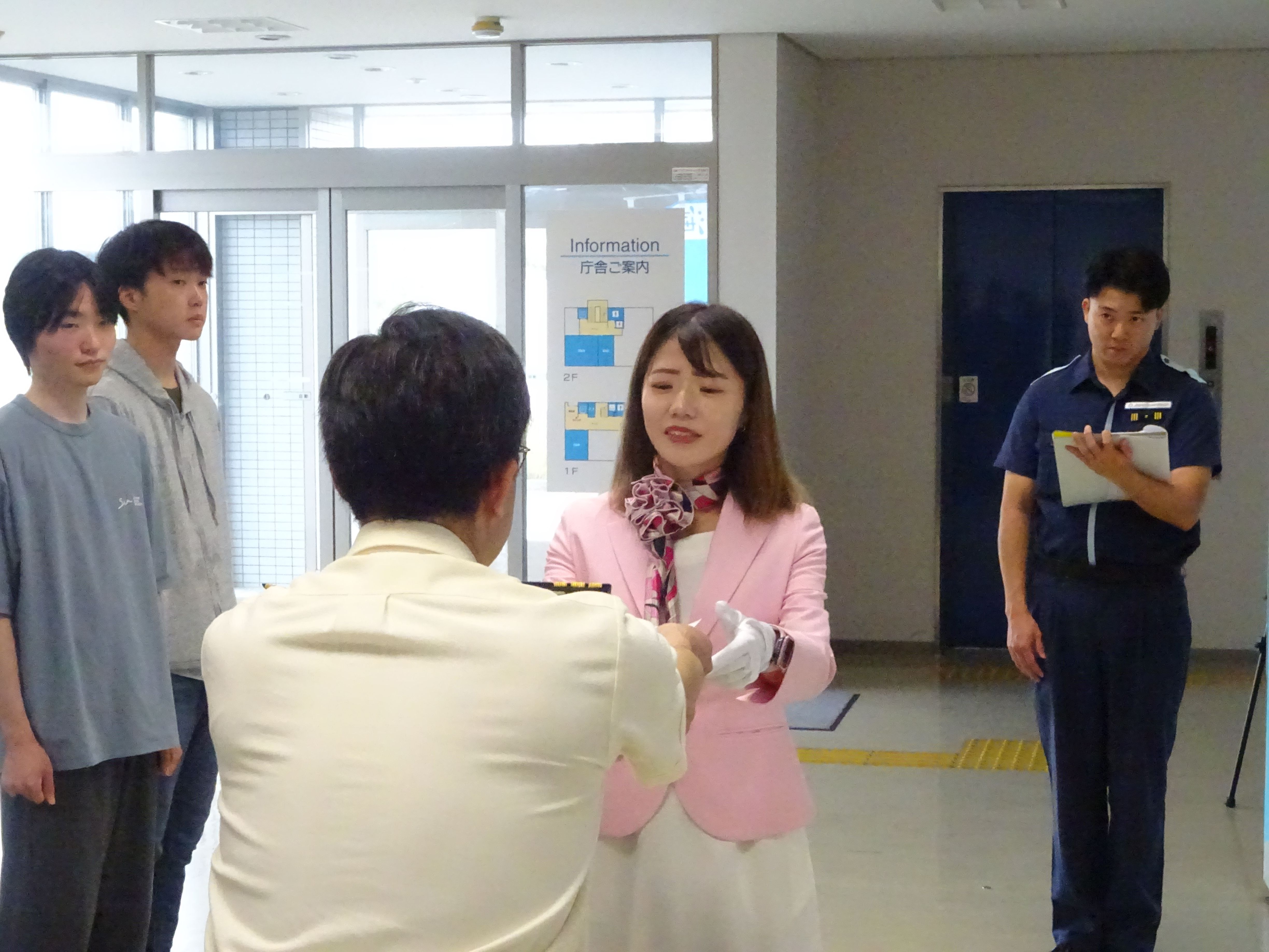 一日署長任命式の様子の画像