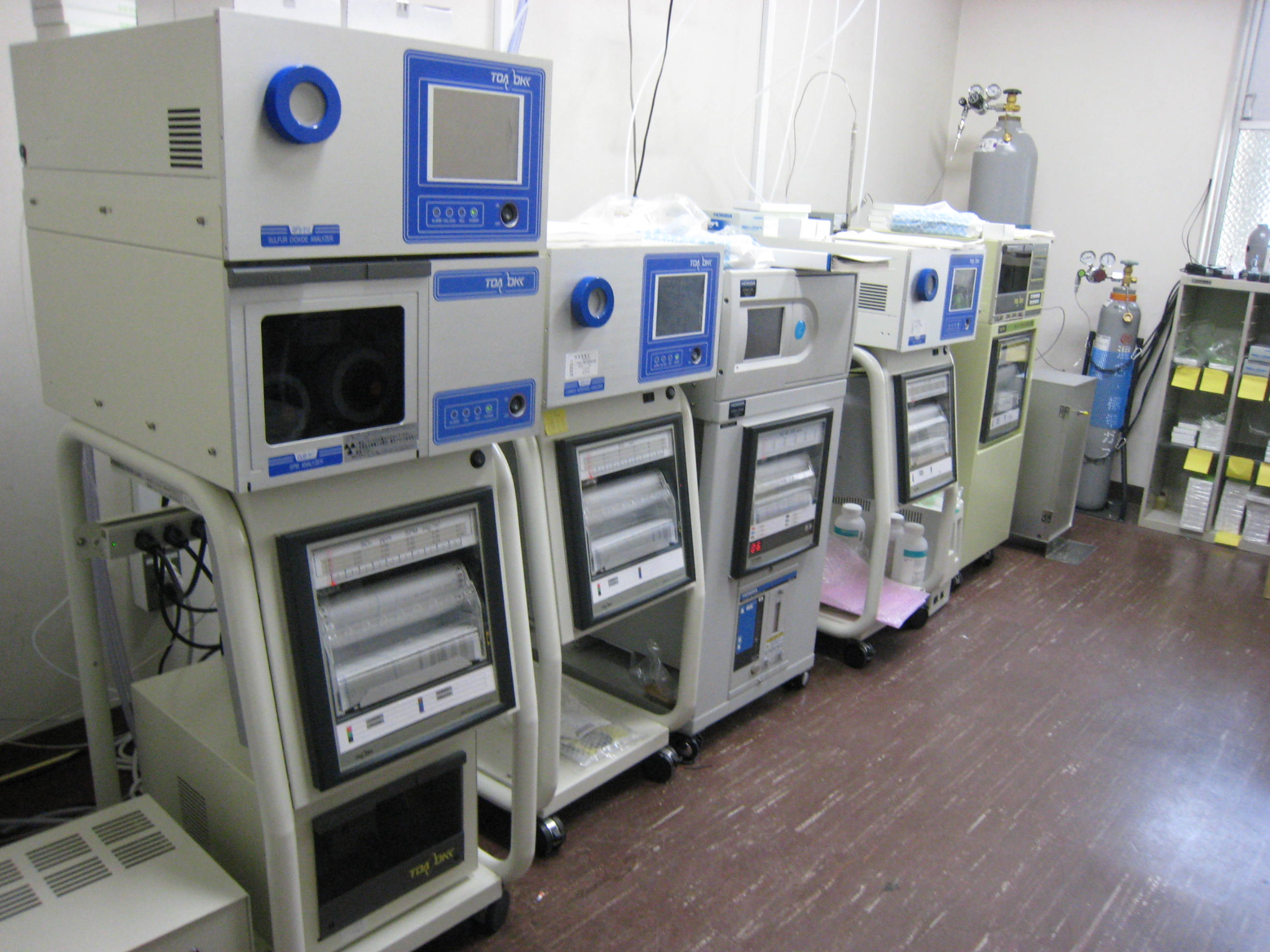 大気汚染自動測定器の画像