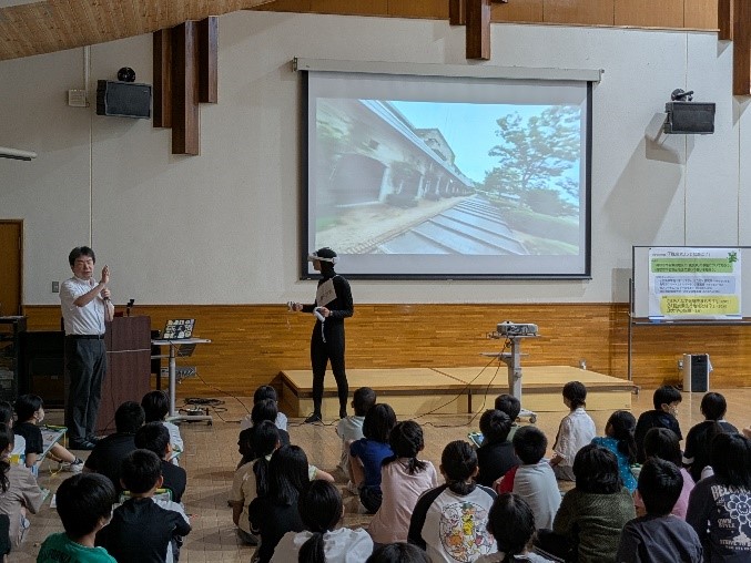 公立鳥取環境大学堀准教授による挨拶・VRを扱う研究など大学の魅力紹介の画像2