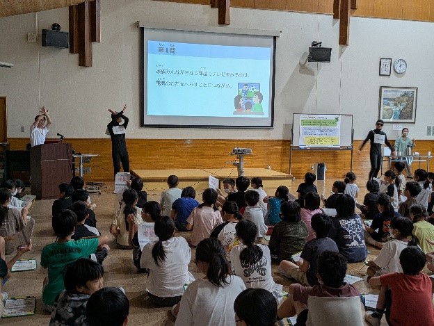公立鳥取環境大学の学生によるクイズを交えた脱炭素や気候変動に関する授業の画像2