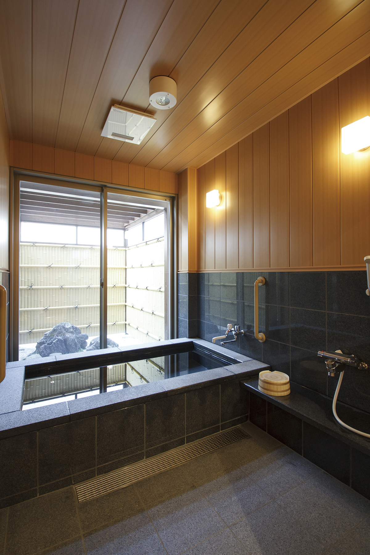 貸切風呂（家族風呂、バリアフリー風呂）の画像