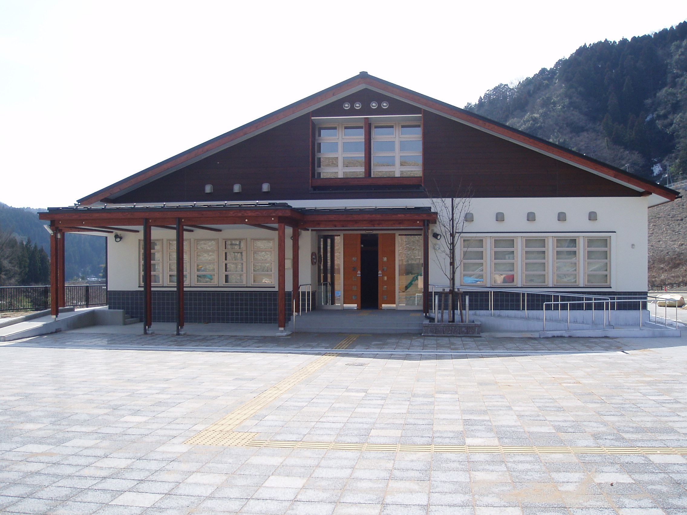 殿ダム周辺広場施設の画像1