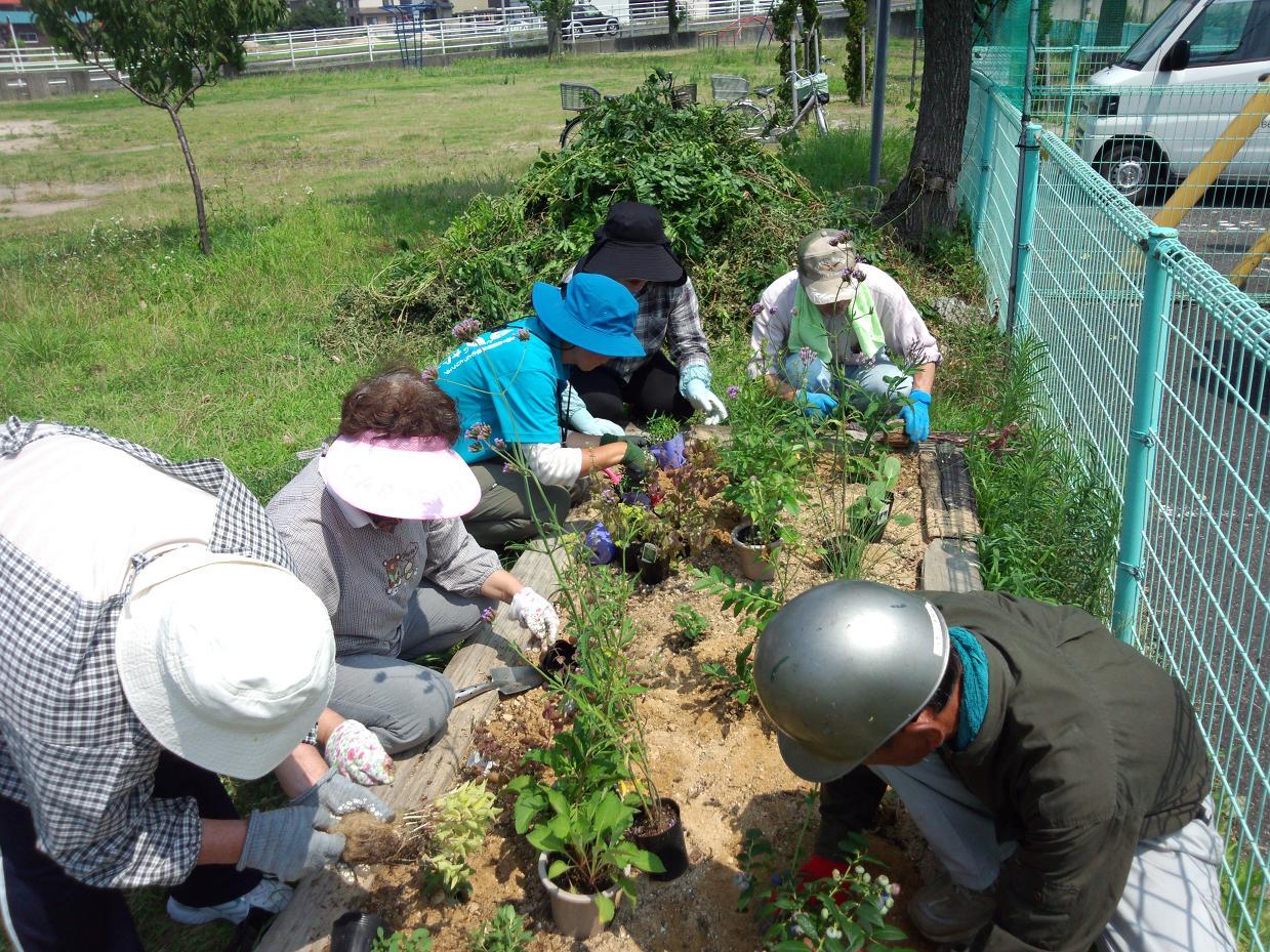 設置・維持管理作業の様子の画像1