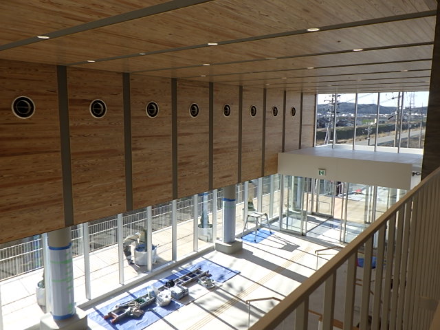 2階メインエントランス：仕上げ工事の画像