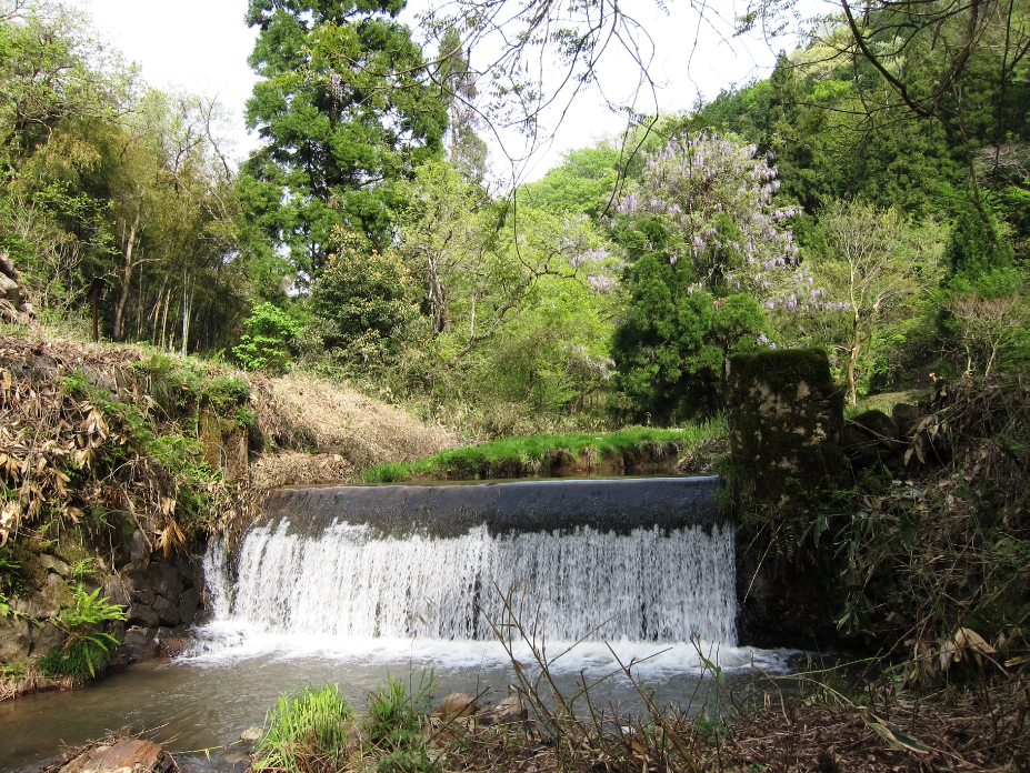 美歎川上流量水堰・通リ谷量水堰の画像