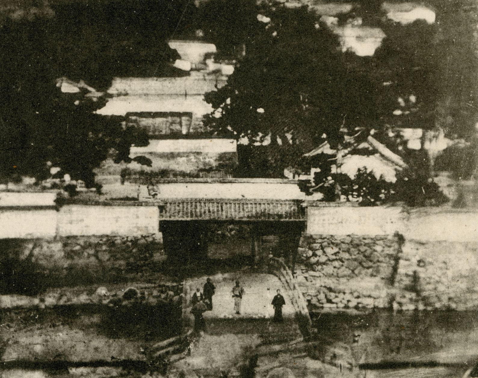 「中ノ御門」周辺古写真（撮影：明治8年以前）の画像