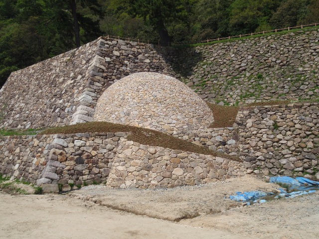 史跡鳥取城跡天球丸巻石垣の画像