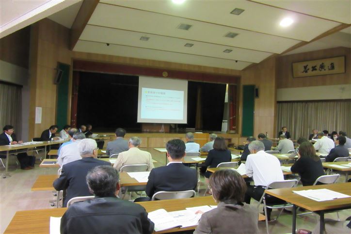 議会報告会の様子の画像1