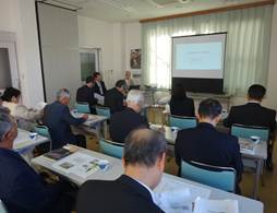 雲南市（政策企画部地域振興課板持企画官説明）の画像