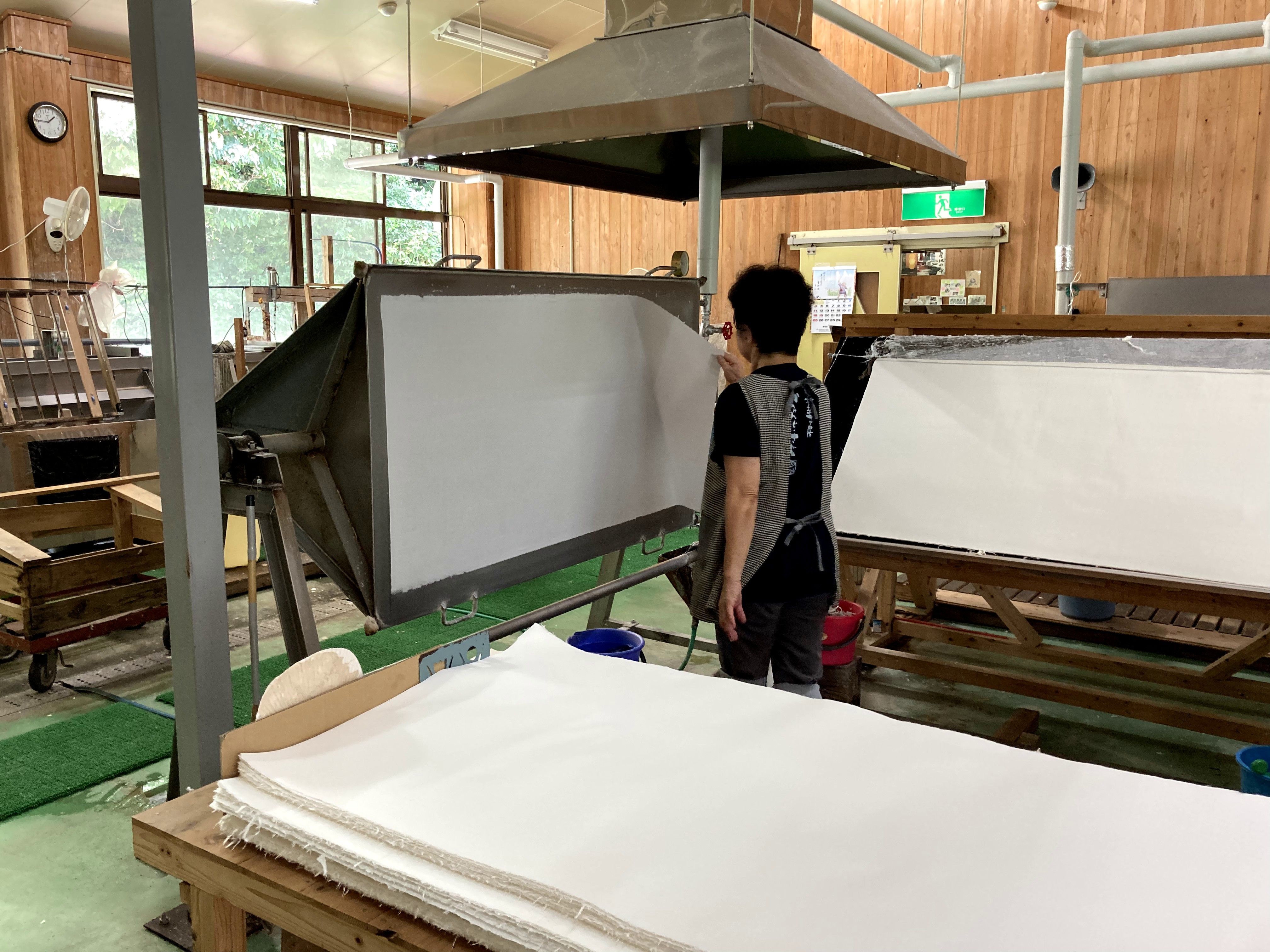 乾燥した紙をはがして重ねるの画像1