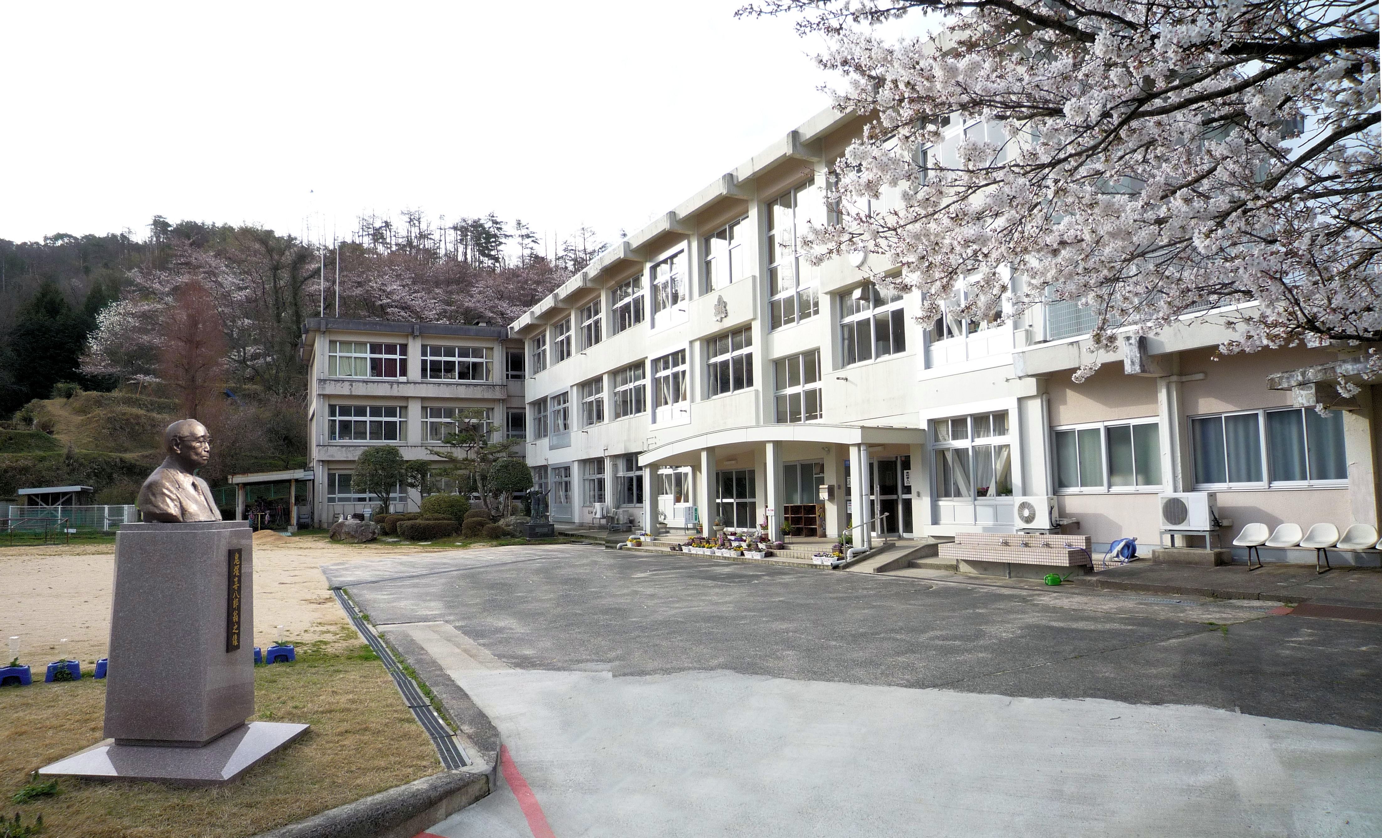 校舎写真の画像