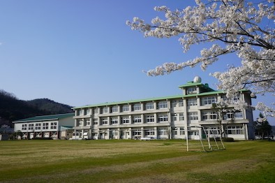 東郷小学校　校舎