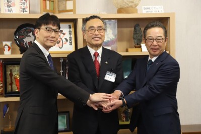 市長と発電事業者の代表者