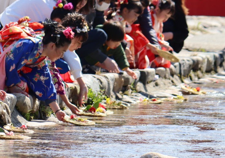 用瀬の流しびな　特設ページのタイトル画像
