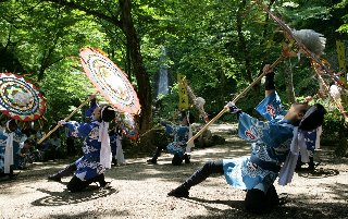 表紙写真：国府町雨滝滝開き祭