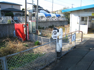 末恒駅の出口