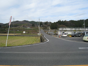 河原城への農道