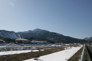 河内川と鷲峰山