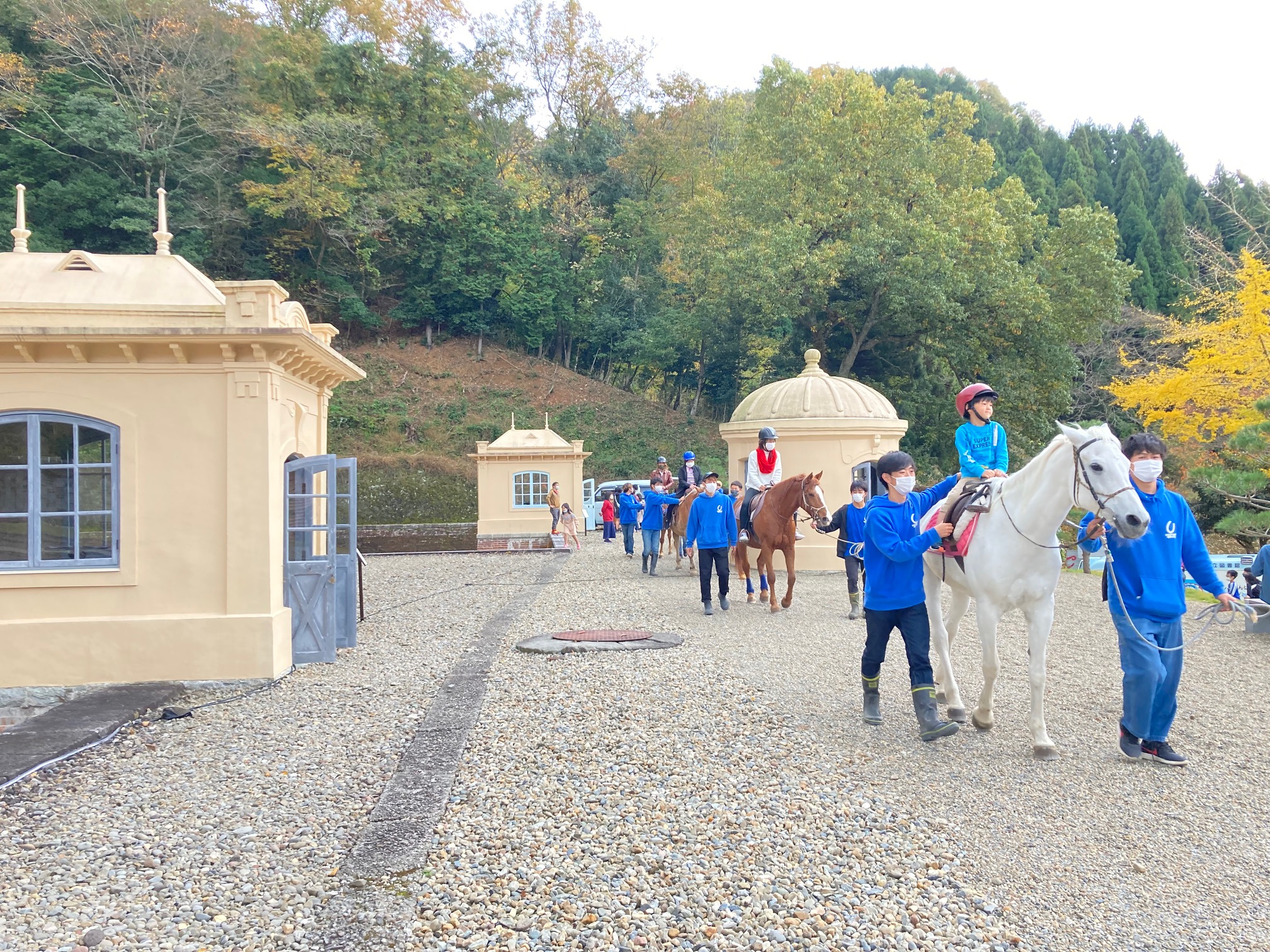 旧美歎水源地で乗馬イベント