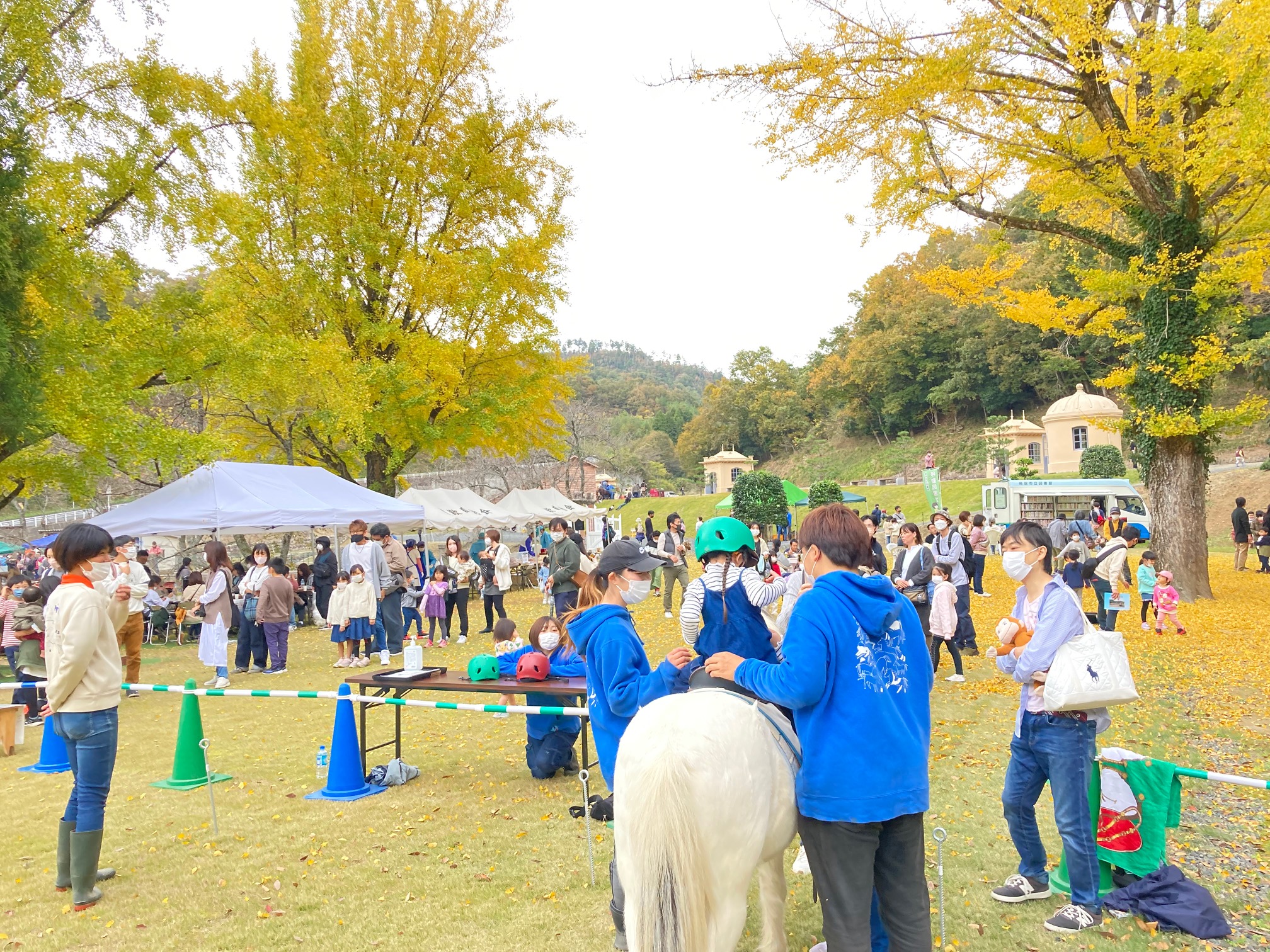 旧美歎水源地で乗馬イベント