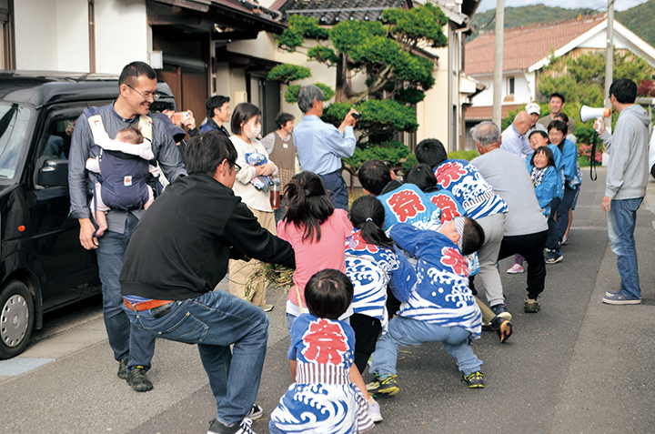菖蒲綱引きの様子