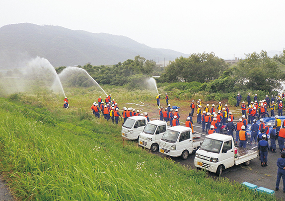 放水している様子