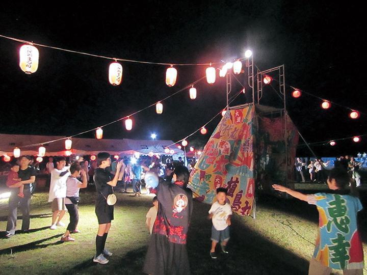 盆踊りの様子