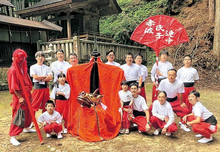 赤波麒麟獅子舞保存会メンバー