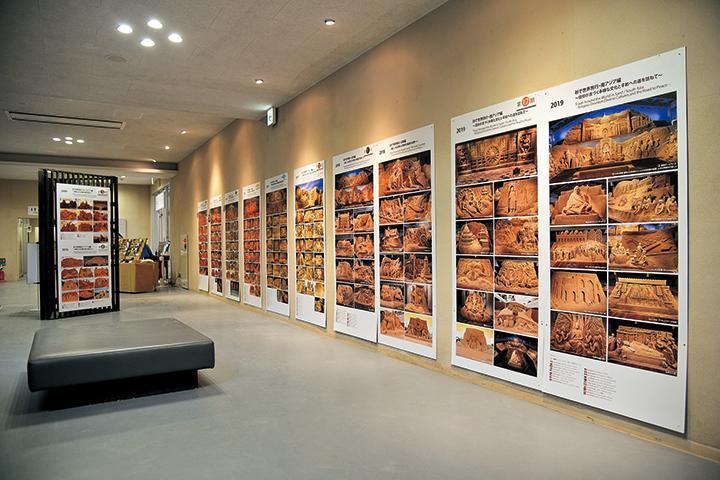 砂像の写真展示の様子
