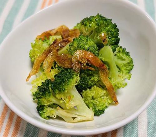 ブロッコリーと桜エビの香り炒め